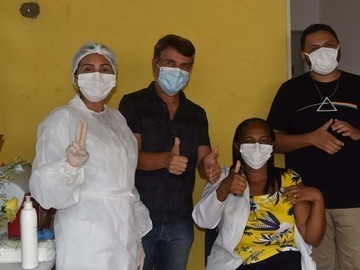 Enfim chegou o grande dia. Vacinação dos professores de Monsenhor Gil - Imagem 1