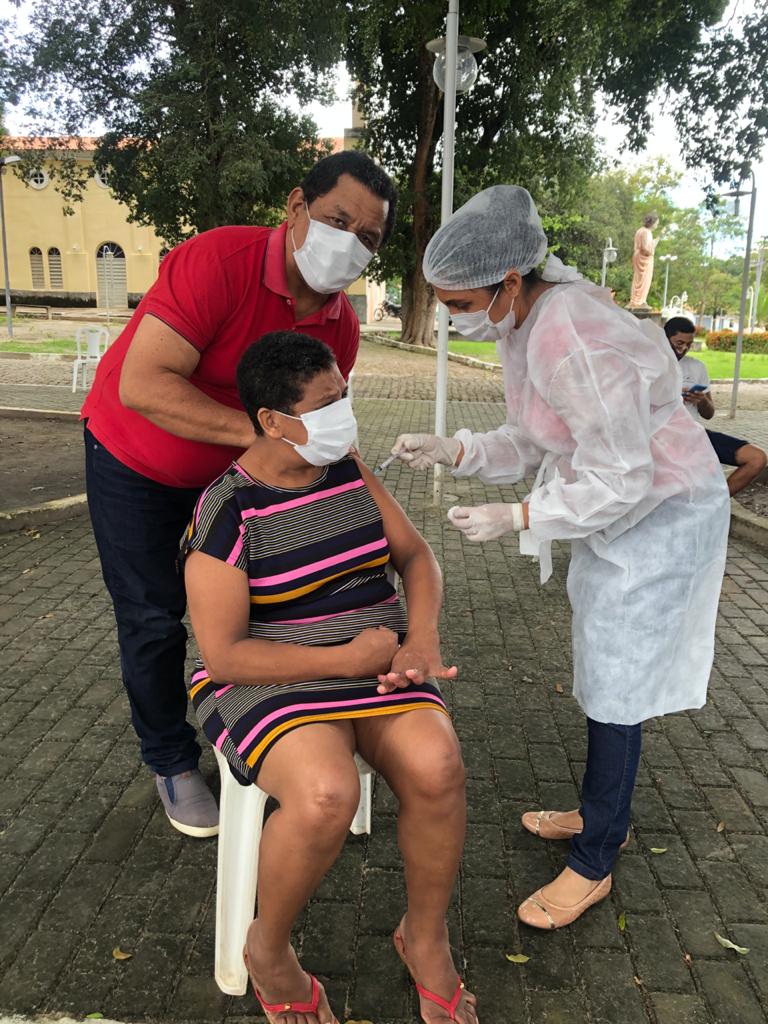 Prefeito João Luiz e vários outros tomaram vacina da Covid-19 - Imagem 8