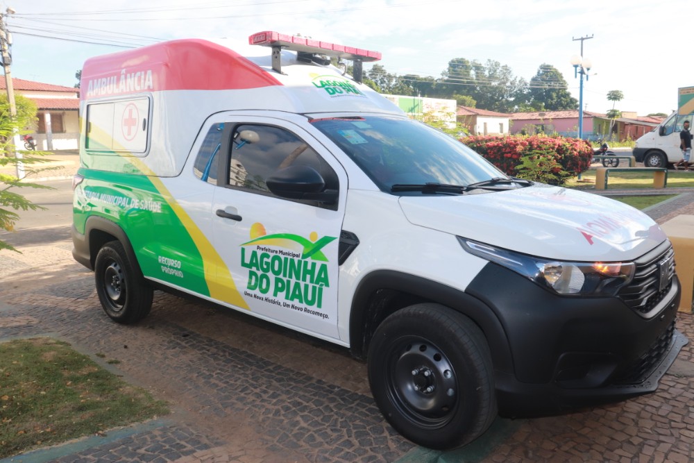 Prefeita Kelly entrega Nova Ambulância adquirida com Recursos Próprios - Imagem 3