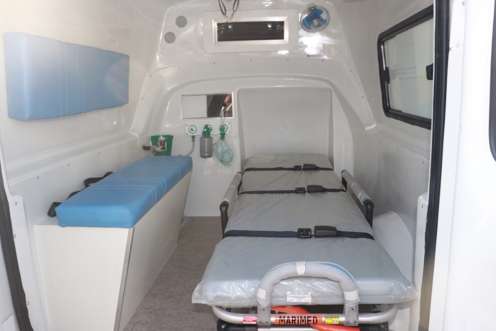 Prefeita Kelly entrega Nova Ambulância adquirida com Recursos Próprios - Imagem 2