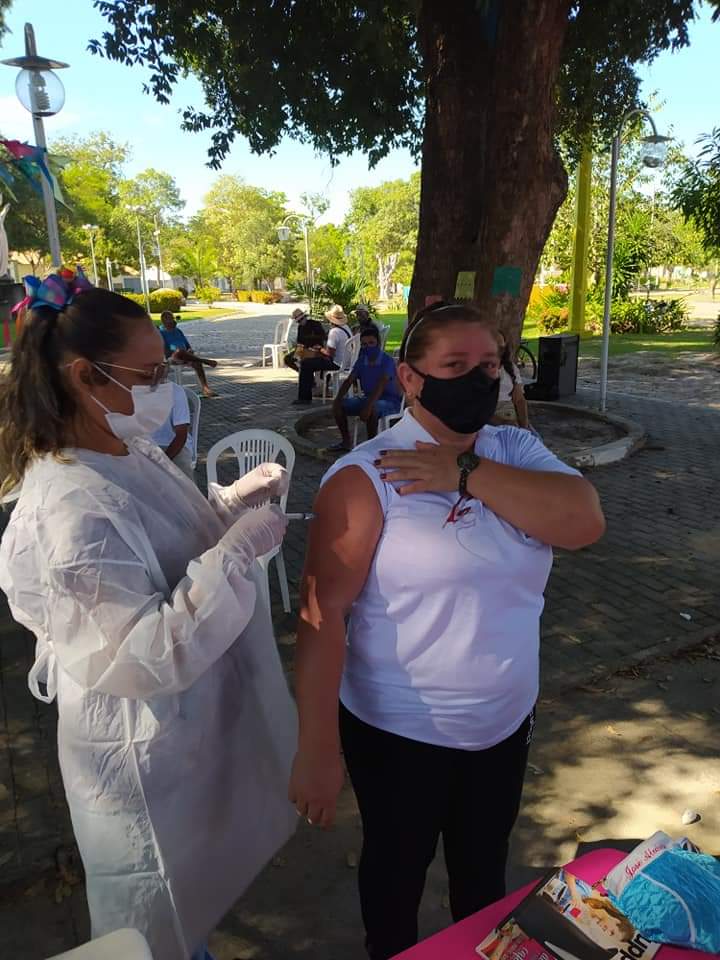 Arraiá da vacinação contra a Covid-19 em Monsenhor Gil - Imagem 9