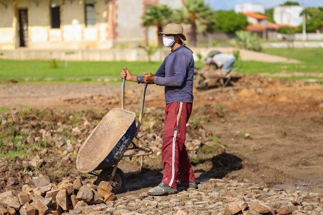 Maninha realiza vistoria de obras de reforma da rua Josias Correia - Imagem 3