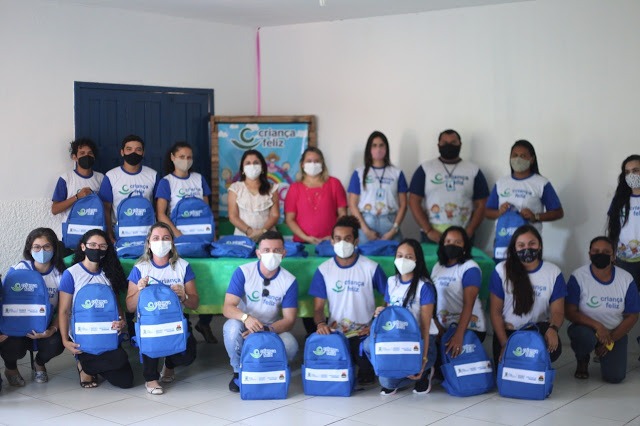 Prefeitura entrega material de apoio à equipe de Visitadores Sociais  - Imagem 1