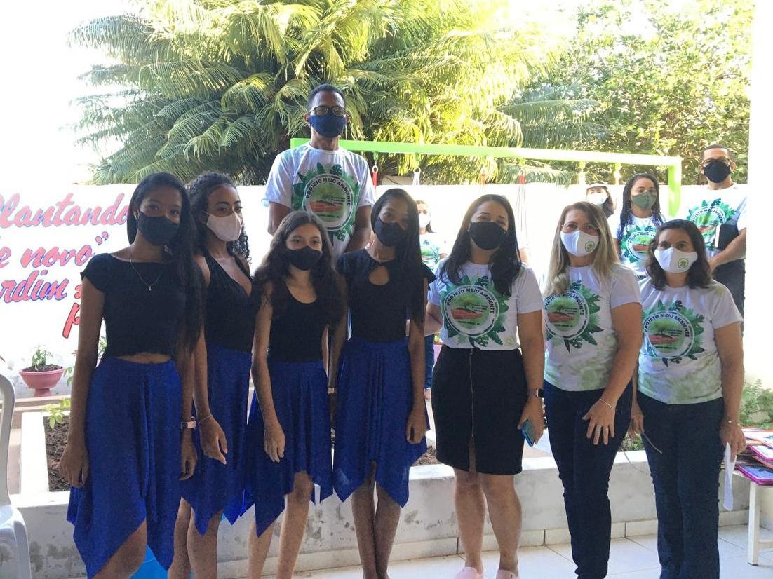 Manoel Emídio - Secretarias abre projetos e faz distribuição de lixeiras - Imagem 4