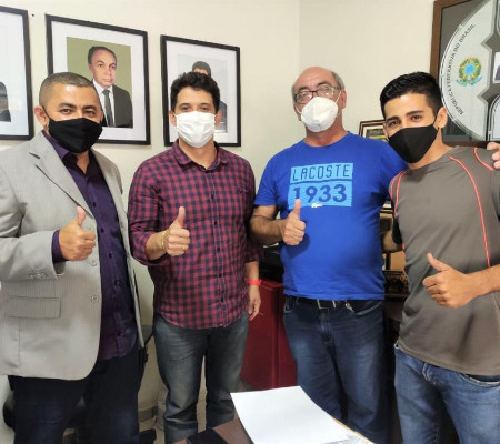 Vereador da oposição adere ao grupo da base do prefeito de Hugo Napoleão