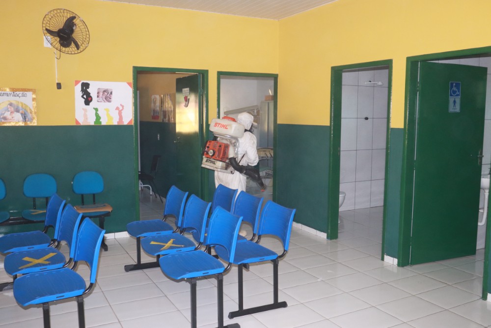 P. M. A. realizou sanitização pelas Ruas e Órgãos Públicos da cidade - Imagem 1