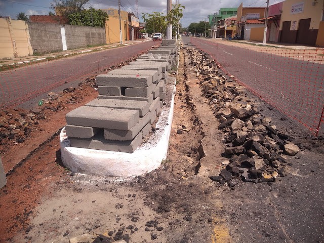 Prefeitura inicia a revitalização da Av. Antônio de Pádua em Luis Correia. - Imagem 1