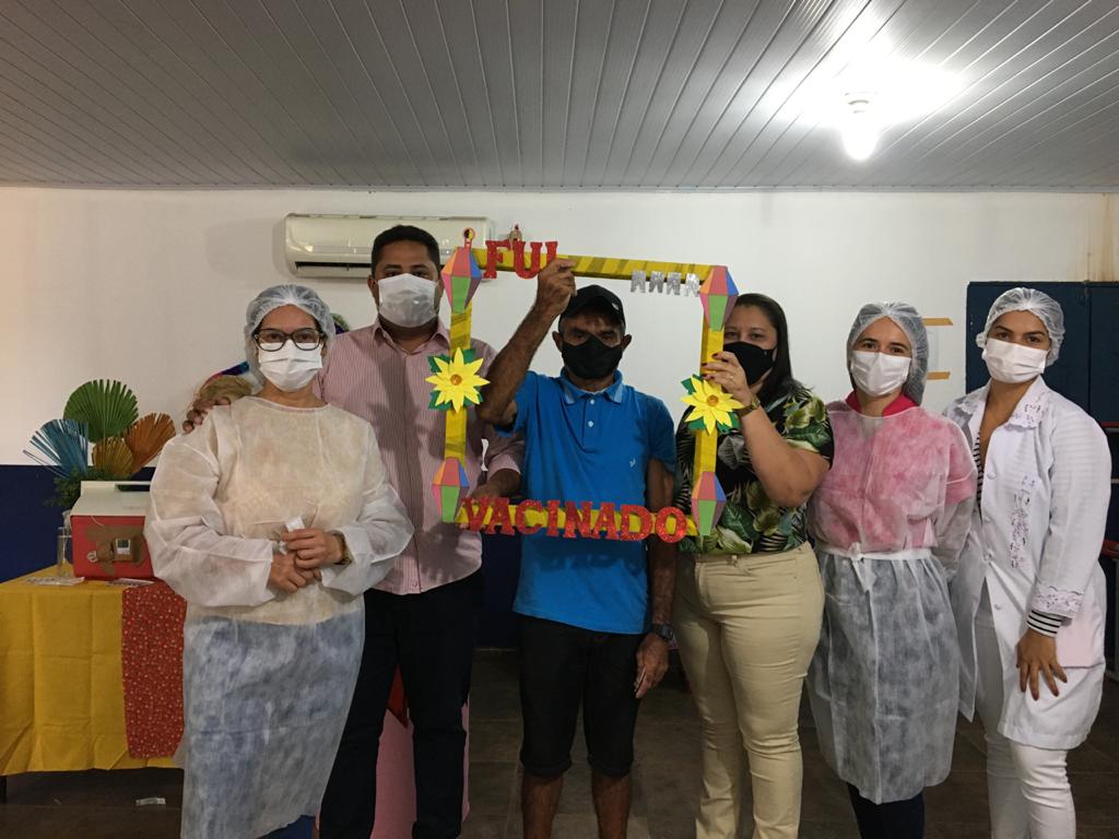 Prefeitura e Secretaria realiza mutirão de vacinação contra a COVID-19 - Imagem 6