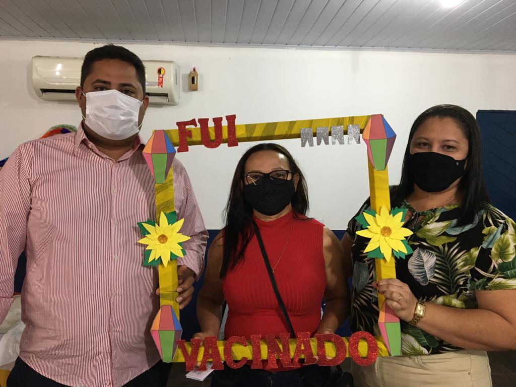 Prefeitura e Secretaria realiza mutirão de vacinação contra a COVID-19 - Imagem 5