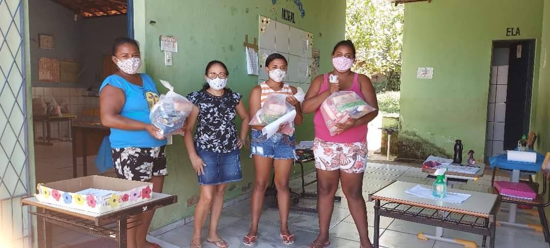 Prefeitura de Monsenhor Gil faz entrega de alimentos da merenda escolar - Imagem 6