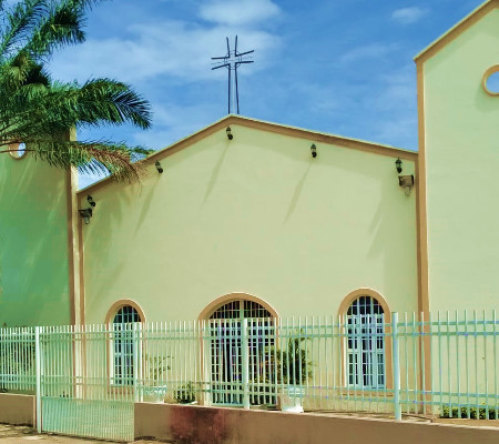 Festejo de Santa Teresinha no bairro Floresta teve início nesta terça(13)