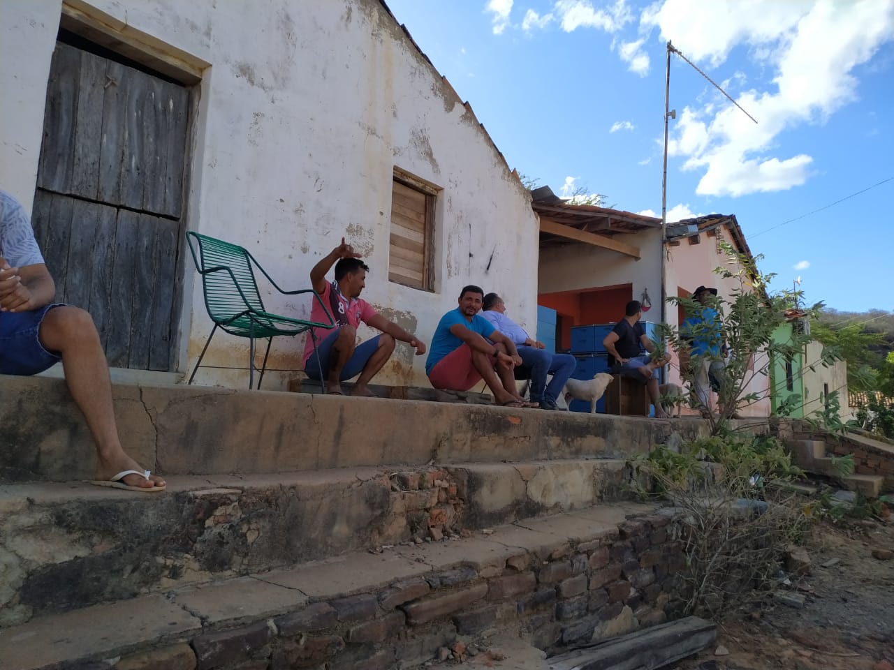 Prefeito Miguel Rodrigues acompanha recuperação de estrada vicinal - Imagem 5