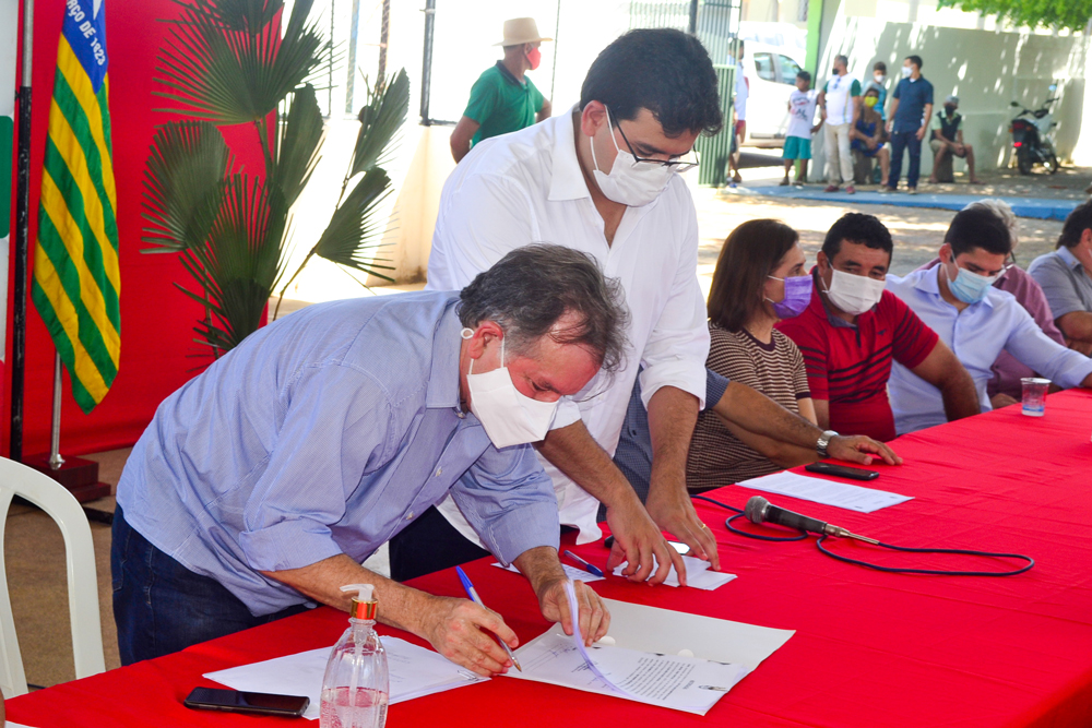 Prefeito Genival Bezerra recebe o Coordenador do PRO PIAUÍ Rafael Fonteles - Imagem 15
