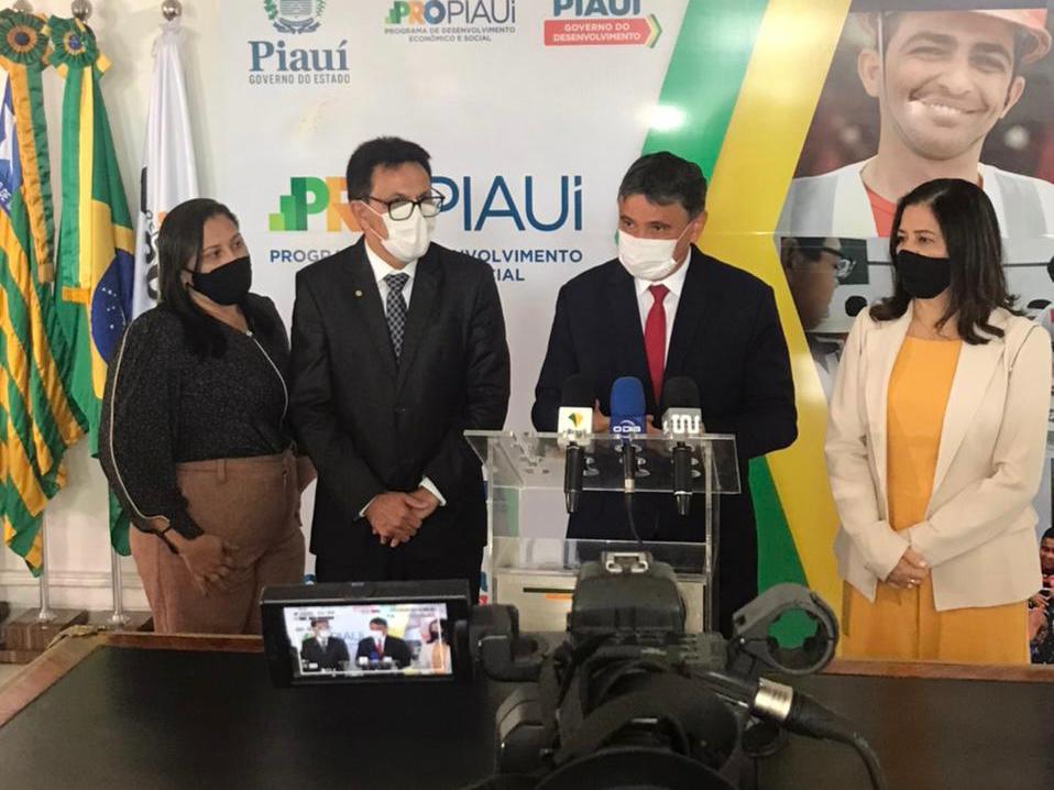 Prefeita Claudia Medeiros participa de lançamento do Cartão SASCEmergencial - Imagem 3