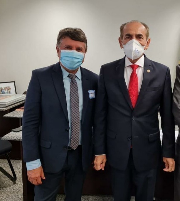 Em Brasília, prefeito João Luiz busca melhorias para Monsenhor Gil