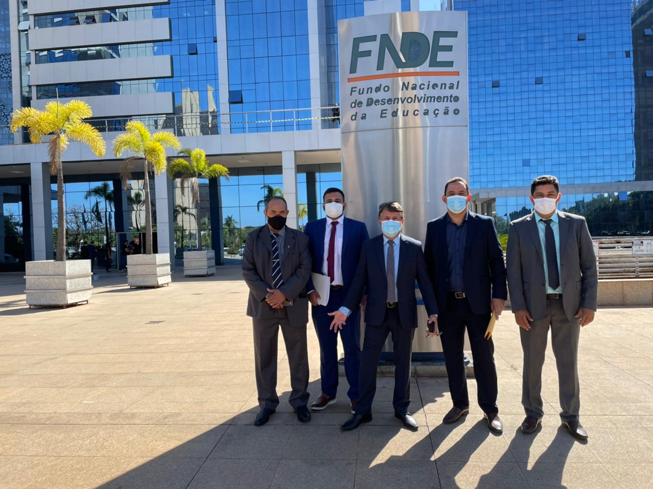 Em Brasília, prefeito João Luiz busca melhorias para Monsenhor Gil - Imagem 5