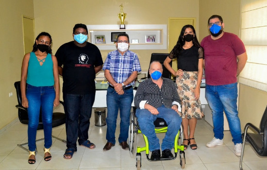 Prefeitura Municipal realiza cadastro para o auxílio da Lei Aldir Blanc