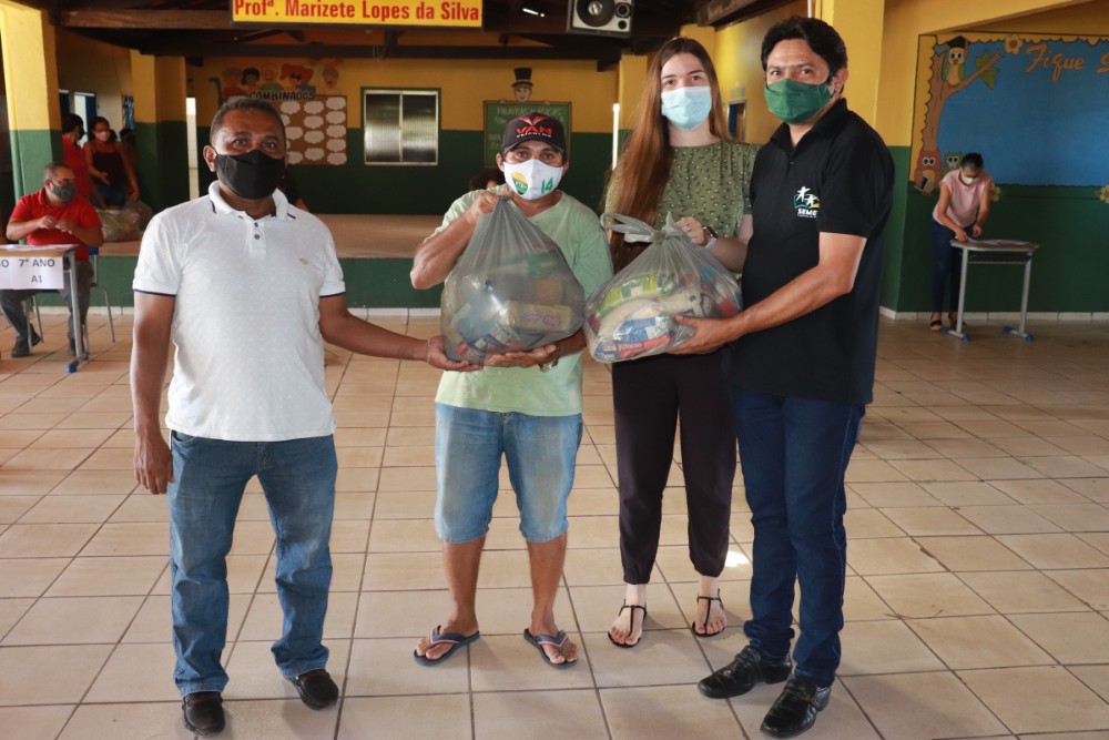 Prefeitura de Lagoinha entregou kits de Alimentação Escolar para Alunos - Imagem 4