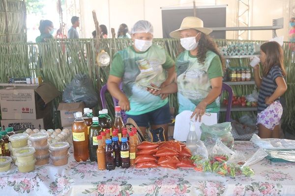 III Feira da Agricultura Familiar de N. S. dos Remédios rendeu R$176 mil - Imagem 11