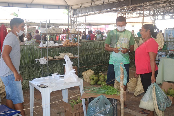 III Feira da Agricultura Familiar de N. S. dos Remédios rendeu R$176 mil - Imagem 19