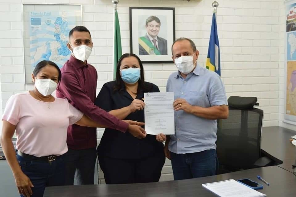 Prefeito João Luiz de Monsenhor Gil participa de encontro na SETRANS