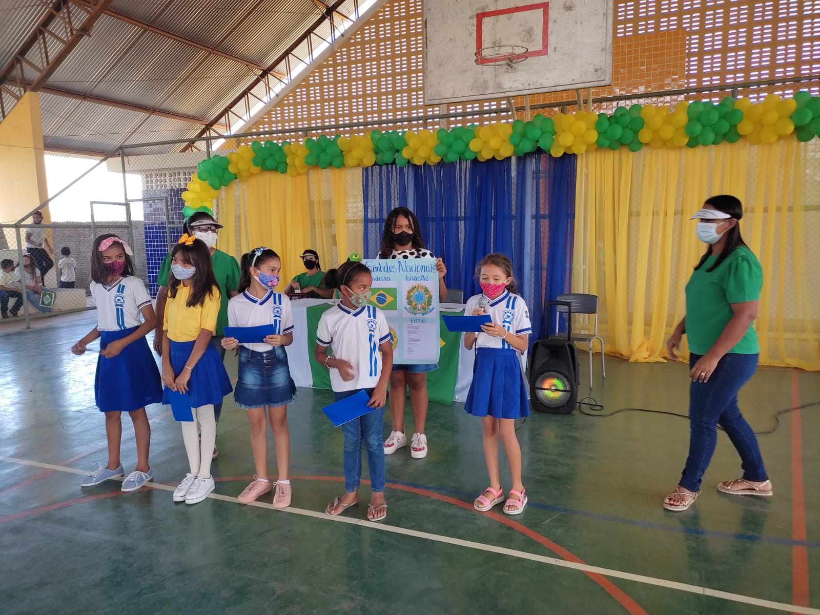 Prefeitura celebra “Semana da Pátria” e entrega de 6 mil uniformes escolar - Imagem 12