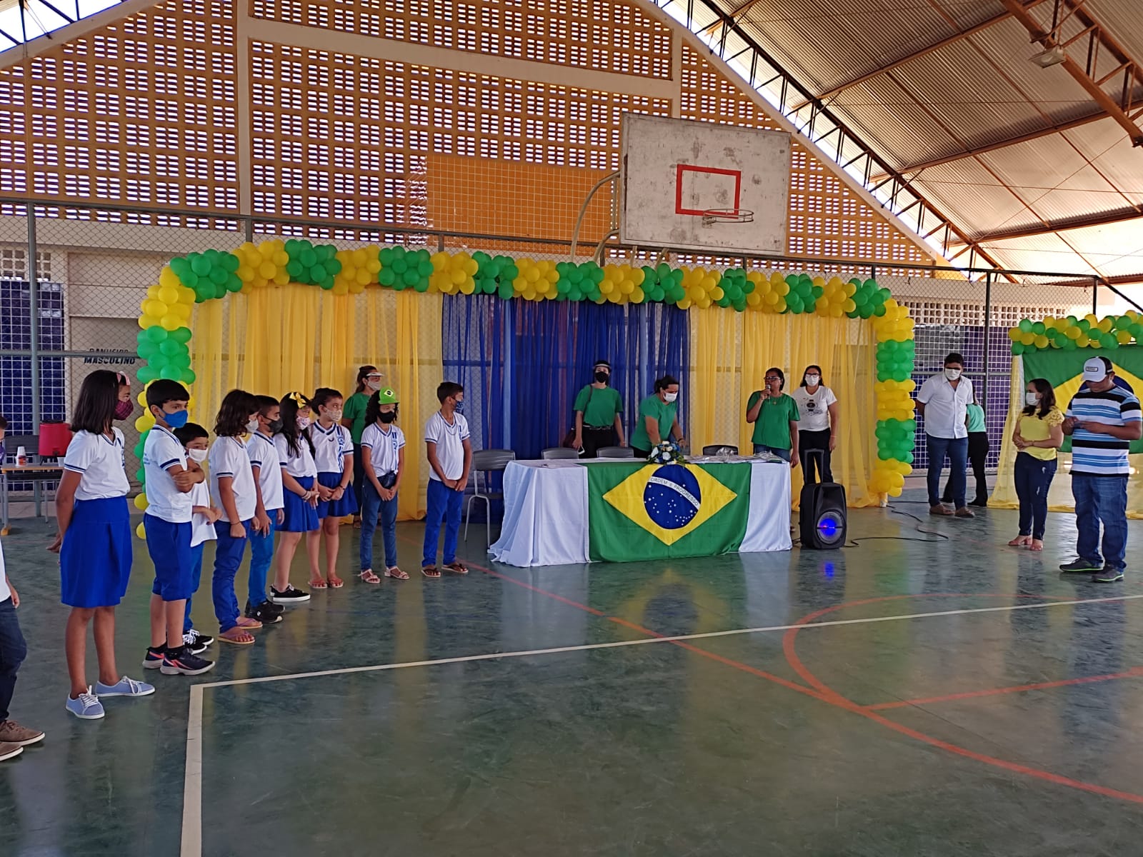 Prefeitura celebra “Semana da Pátria” e entrega de 6 mil uniformes escolar - Imagem 7