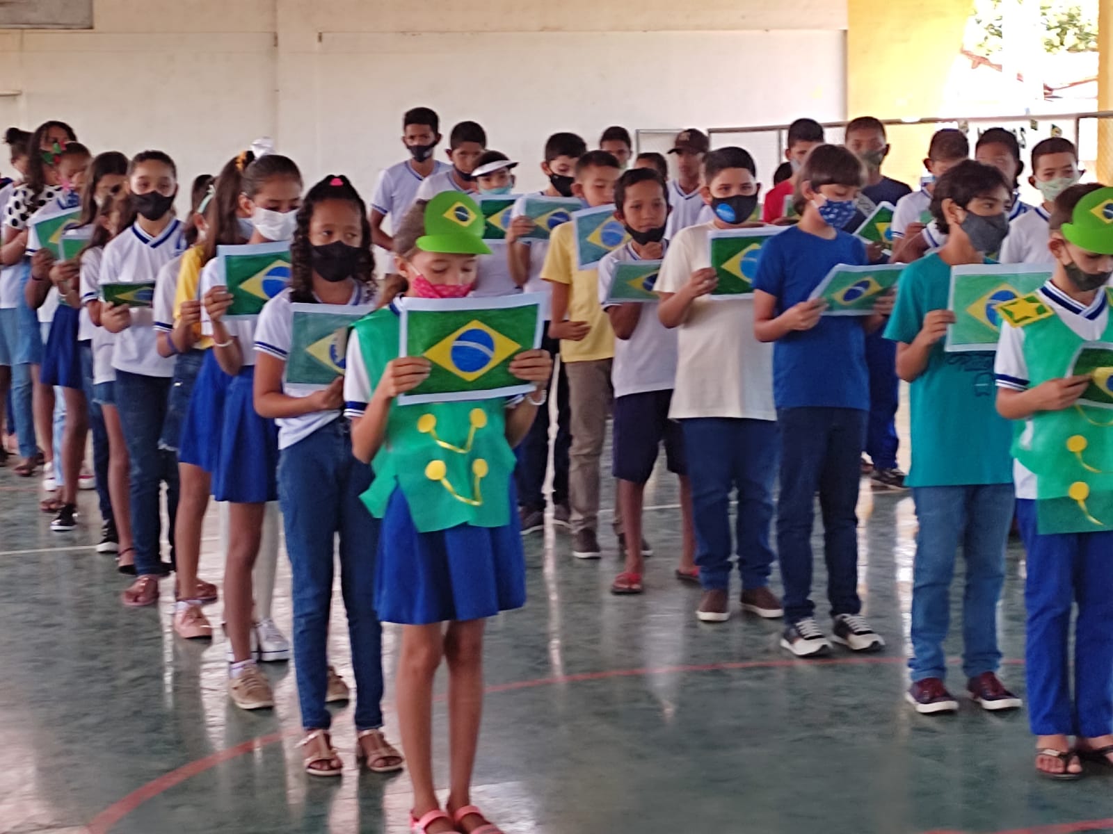 Prefeitura celebra “Semana da Pátria” e entrega de 6 mil uniformes escolar - Imagem 17