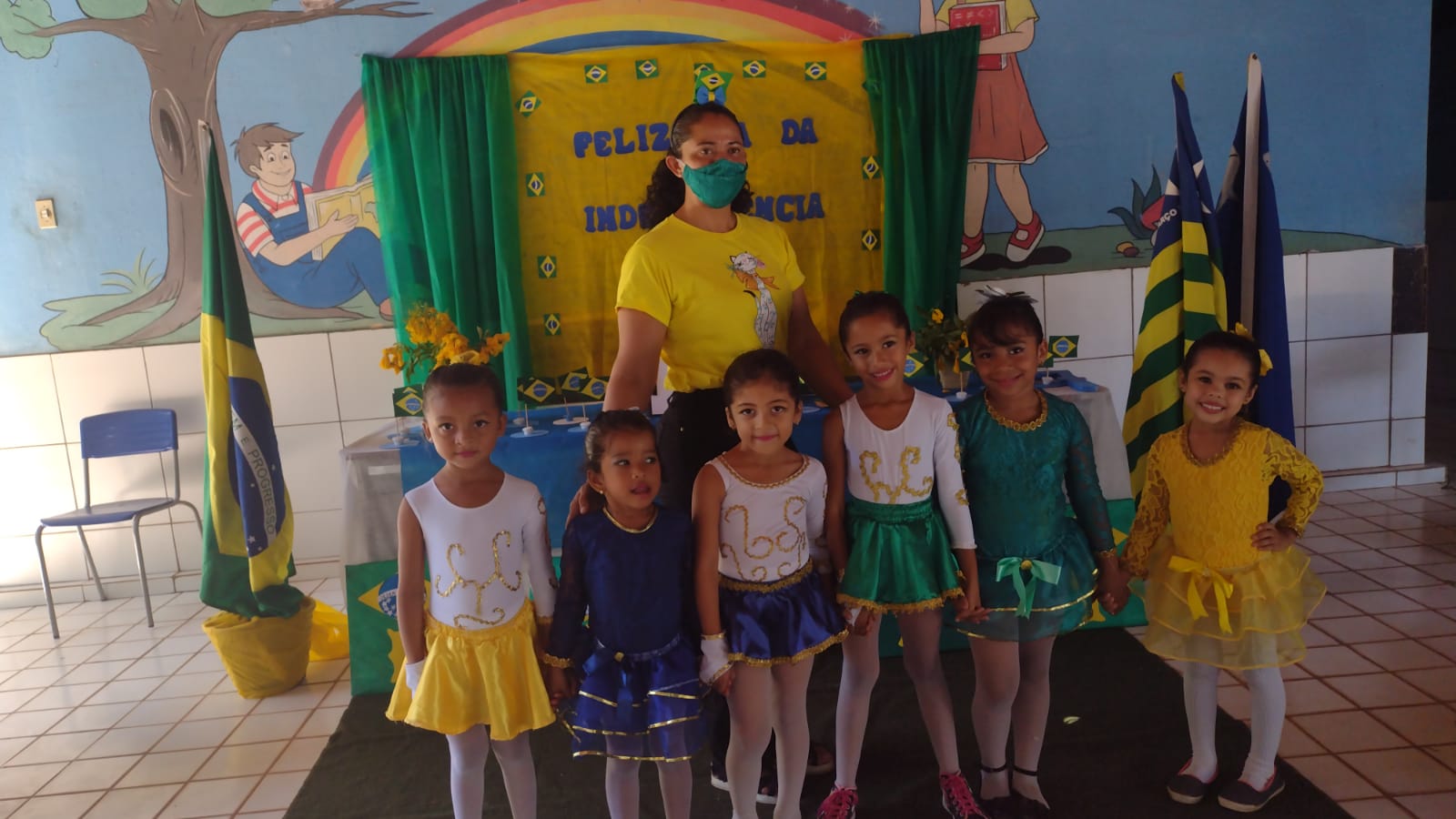 Prefeitura celebra “Semana da Pátria” e entrega de 6 mil uniformes escolar - Imagem 26