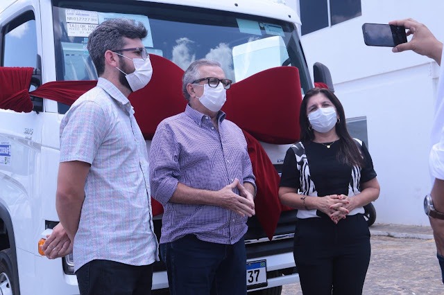  Luís Correia recebe caminhão compactador para a coleta de lixo - Imagem 3