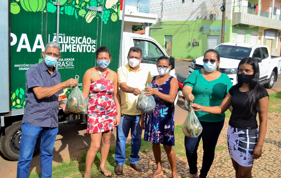 Prefeitura Municipal realiza entrega de 2 toneladas de peixes