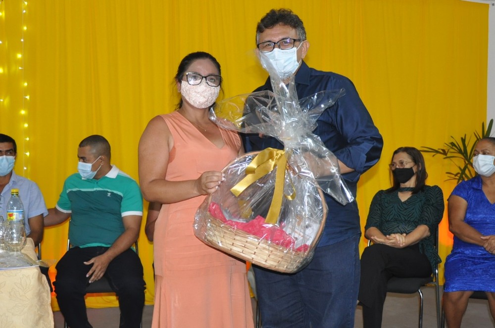 Prefeitura de Hugo Napoleão realiza entrega de premiação para alunos - Imagem 16