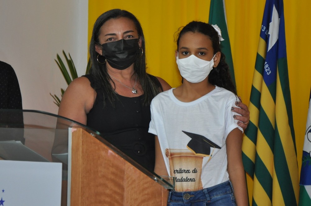 Prefeitura de Hugo Napoleão realiza entrega de premiação para alunos - Imagem 27