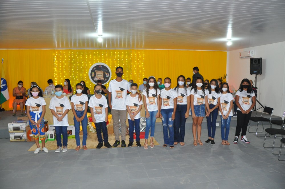 Prefeitura de Hugo Napoleão realiza entrega de premiação para alunos - Imagem 11