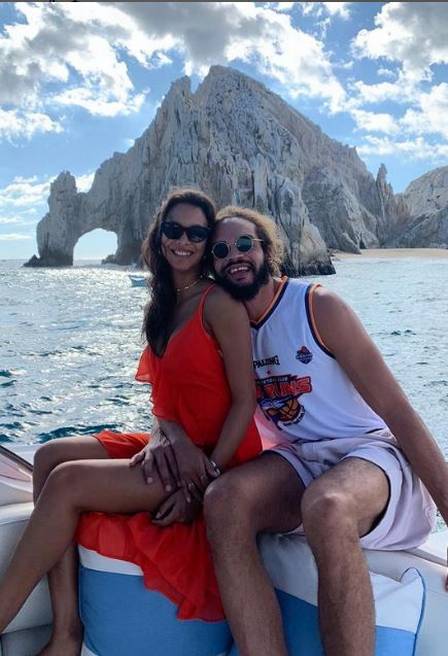 Um dos registros da viagem do casal - reprodução internet