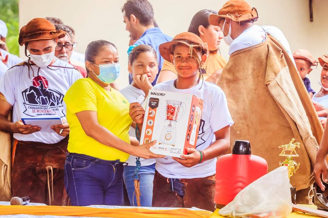 Festival de brindes entre os vaqueiros de Monsenhor Gil após Cavalgada - Imagem 14