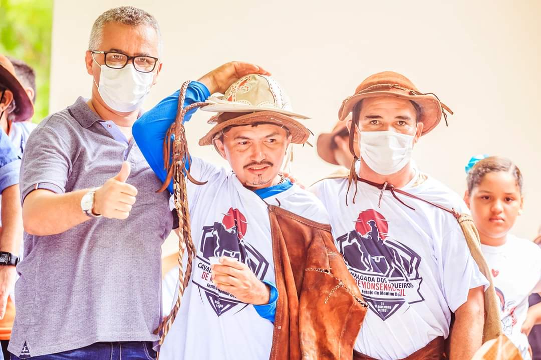 Festival de brindes entre os vaqueiros de Monsenhor Gil após Cavalgada - Imagem 6
