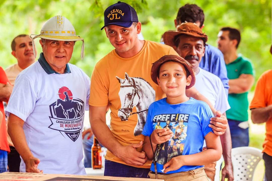 Festival de brindes entre os vaqueiros de Monsenhor Gil após Cavalgada - Imagem 8