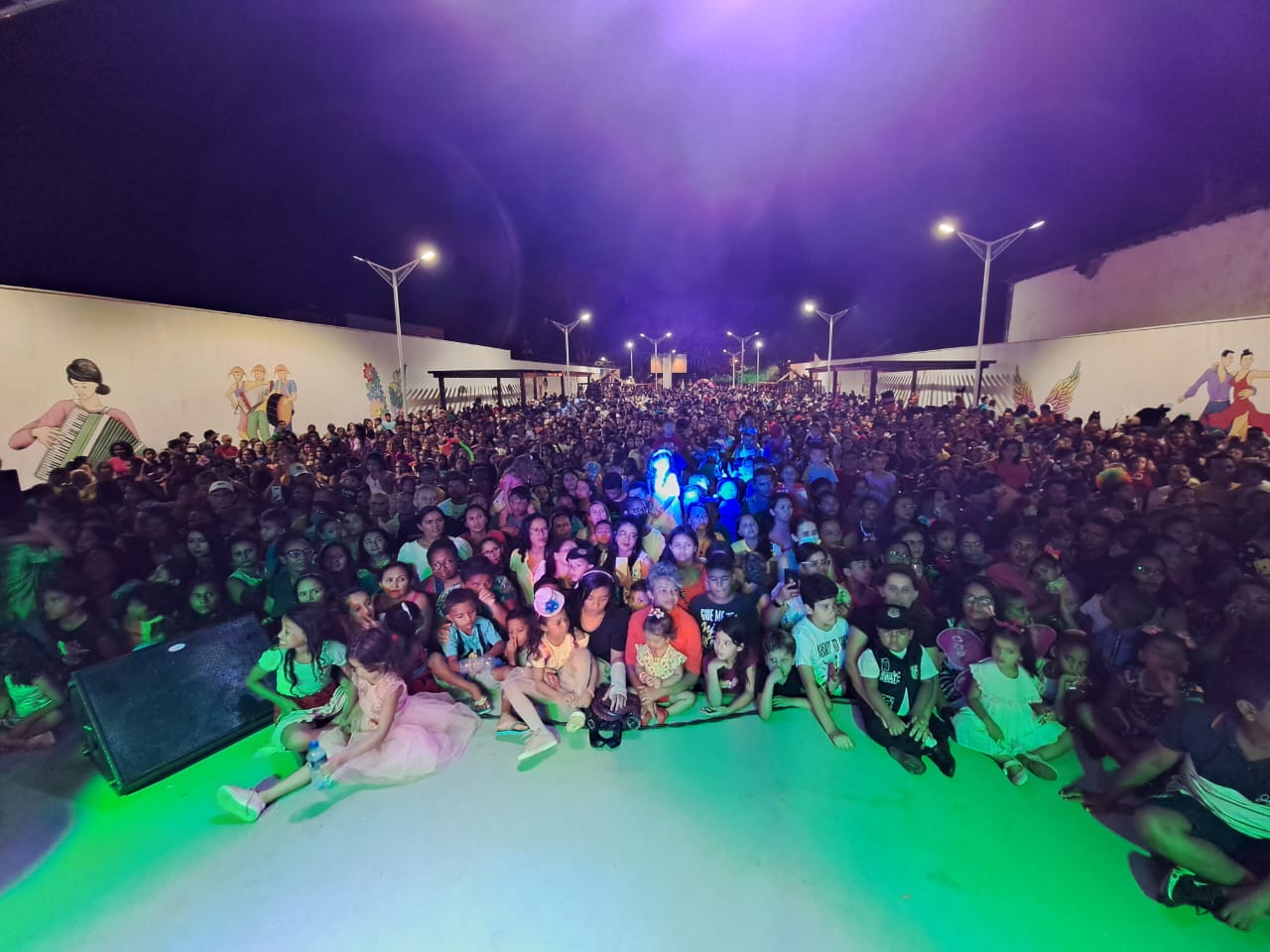 Festa das Crianças reúne multidão no corredor Cultural em Esperantina - Imagem 2