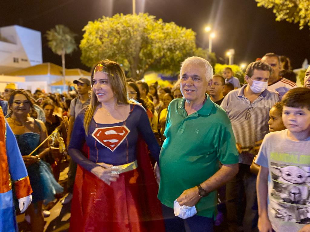 Festa das Crianças reúne multidão no corredor Cultural em Esperantina - Imagem 4