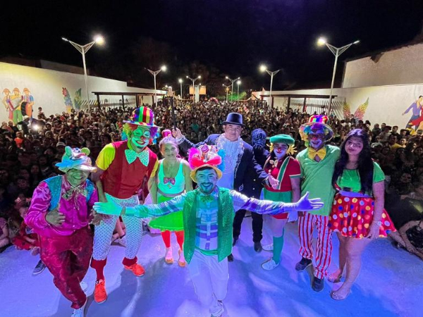 Festa das Crianças reúne multidão no corredor Cultural em Esperantina