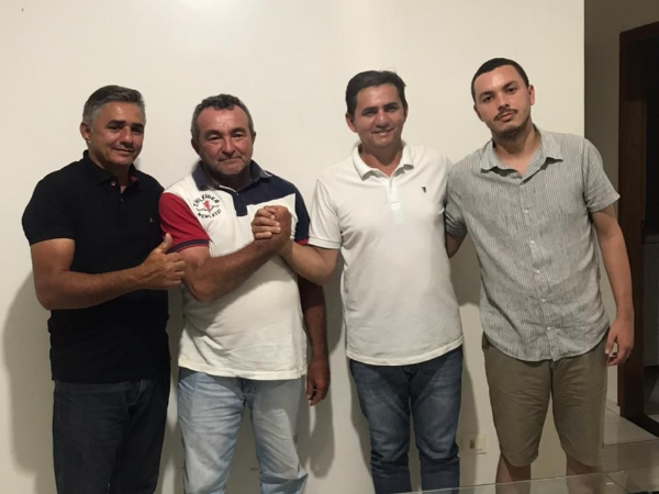 Jatobá do Piauí: Grupo político de Hilton Gomes recebe adesão de suplente