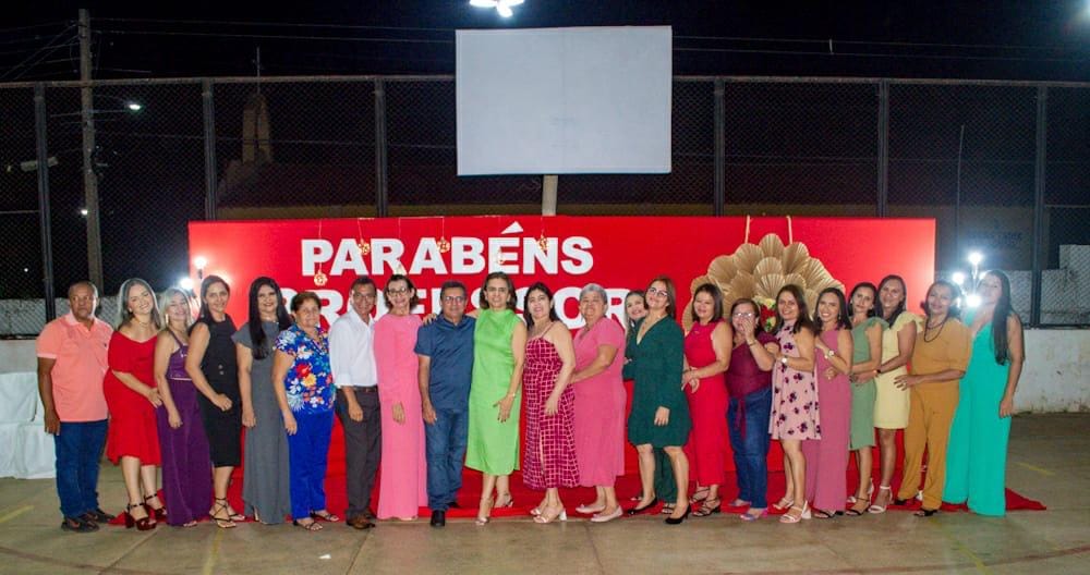 PREFEITURA DE JOAQUIM PIRES PROMOVE EVENTO EM HOMENAGEM AO DIA DO PROFESSOR - Imagem 12