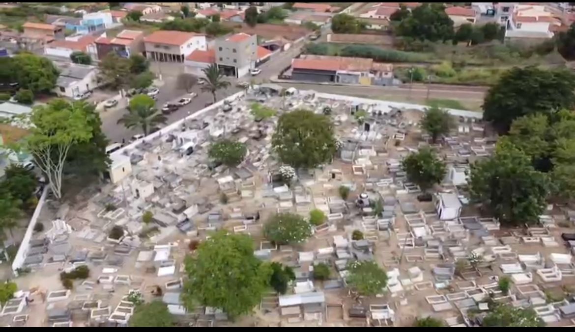 Prefeitura de Esperantina prepara cemitérios para visitação dia de Finados - Imagem 2