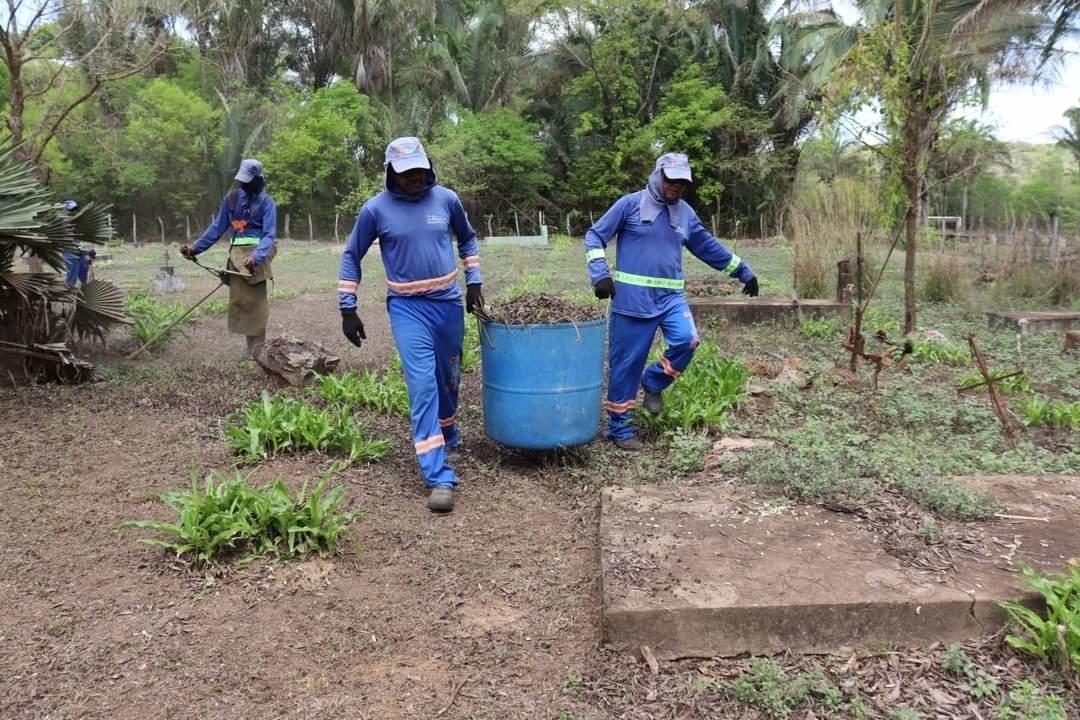 Prefeitura executa Operação limpeza nos cemitérios de Monsenhor Gil 