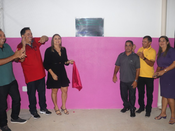 Prefeita Kelly Alencar inaugurou Obras em Lagoinha do Piauí