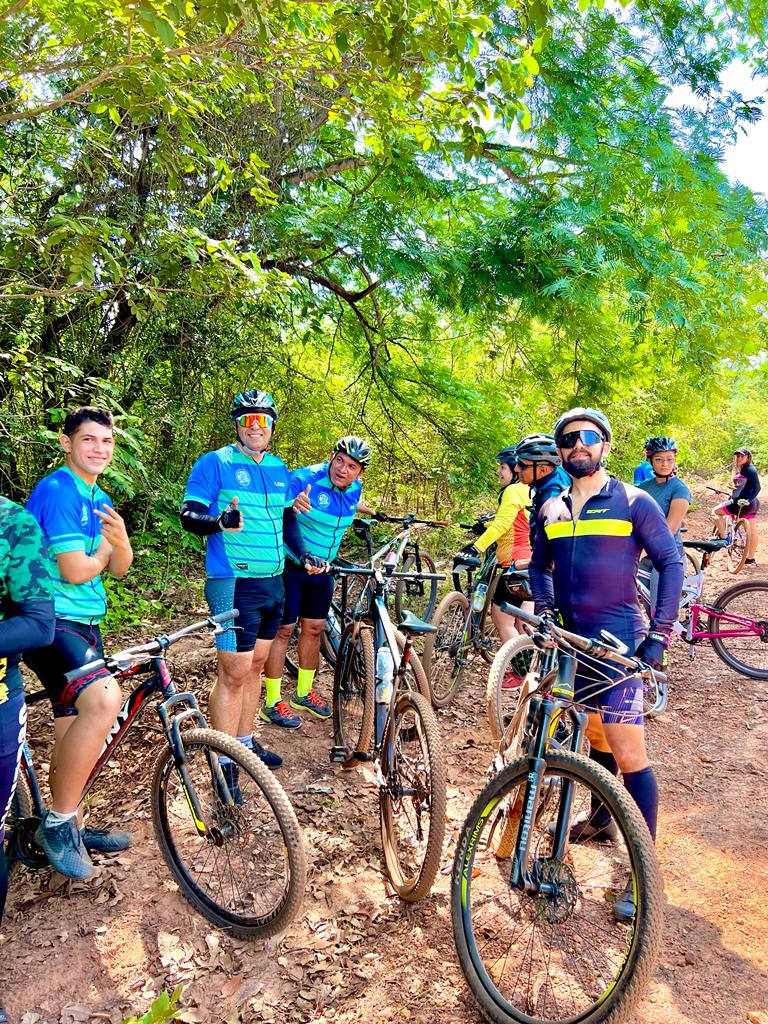 Passeio ciclístico reúne turistas em Monsenhor Gil com parada no Poço Azul - Imagem 13