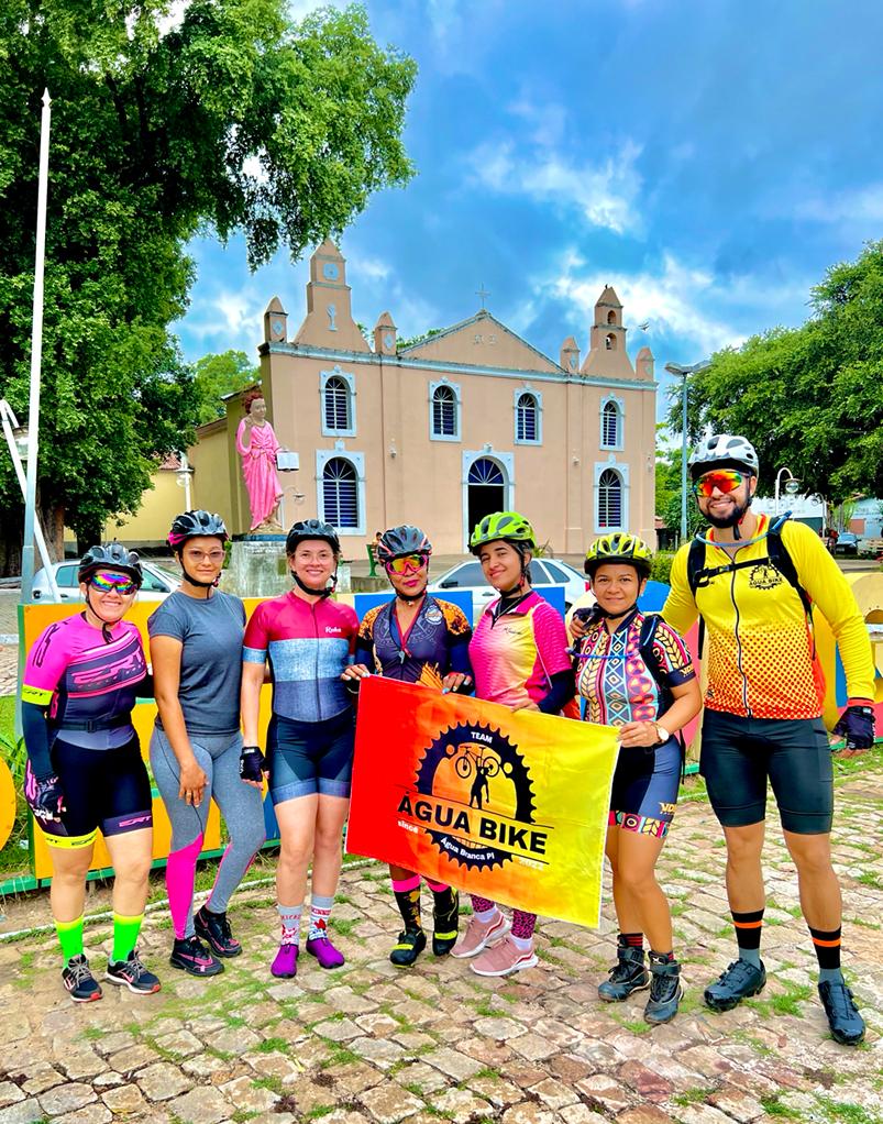 Passeio ciclístico reúne turistas em Monsenhor Gil com parada no Poço Azul - Imagem 11