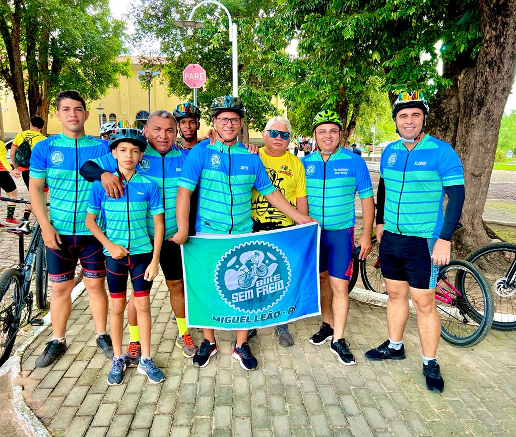 Passeio ciclístico reúne turistas em Monsenhor Gil com parada no Poço Azul - Imagem 7