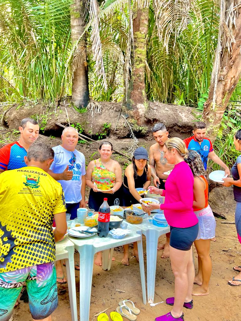 Passeio ciclístico reúne turistas em Monsenhor Gil com parada no Poço Azul - Imagem 18